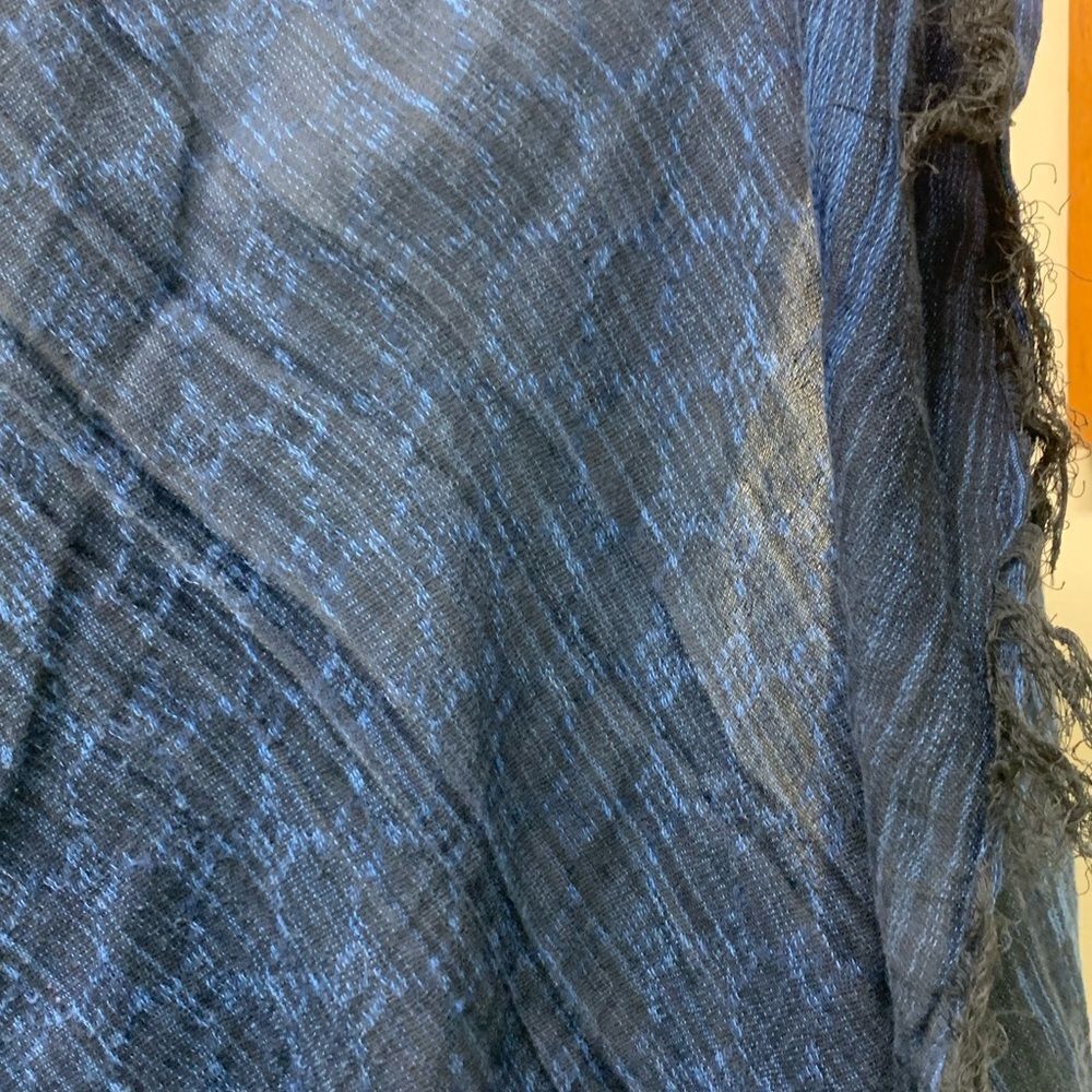 Authentic Tom Ford for Gucci Blue Lightweight Cotton Shawl Scarf Wrap Preloved - Picture 9 of 11